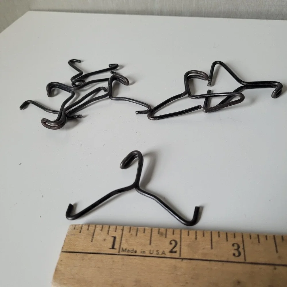 Rare Vtg 1960s SUSIE GOOSE Barbie & Ken Black WIRE HANGERS (Set of 7)‎ Accessory